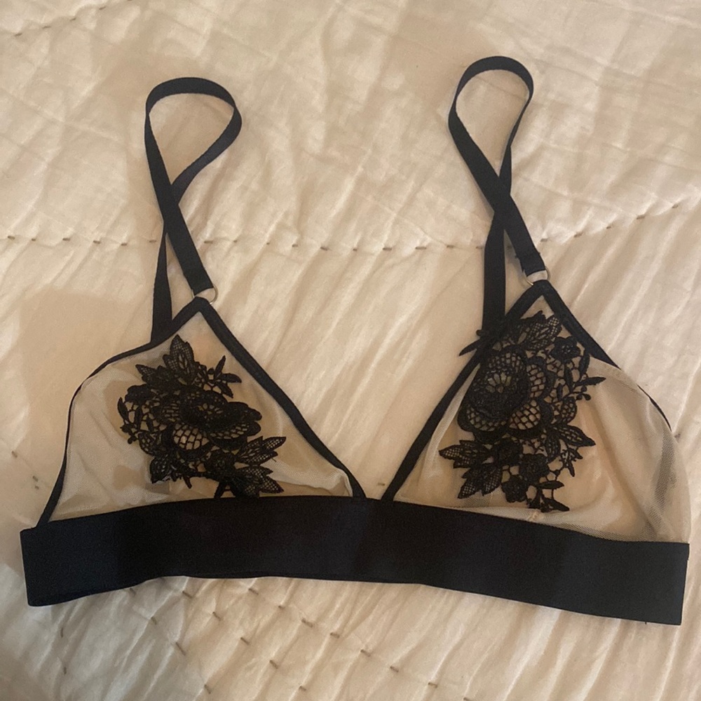 Lingerie bra - Picture 1 of 3